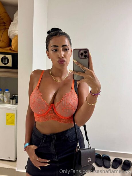 Sashaflamexxx star du porno sexy des photos