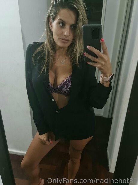 Nadinehot89 actrice libre galerie