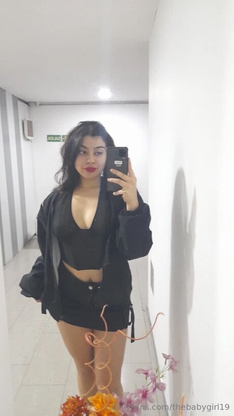 Thebabygirl19 star du porno exclusive photo