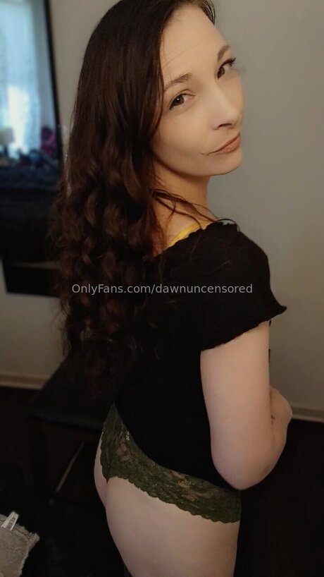 Dawnuncensored star du porno en haute qualité image