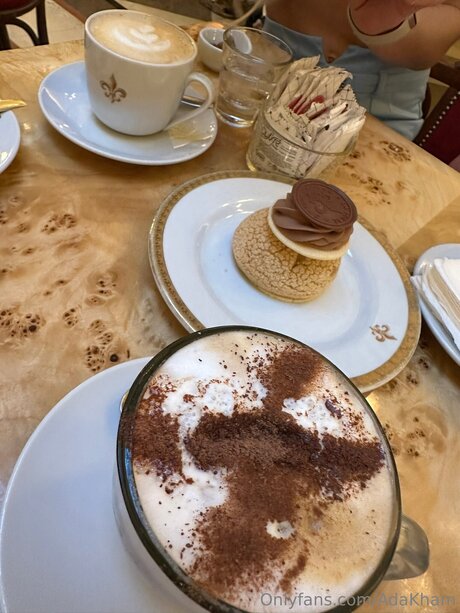 Adakham actrice libre archive