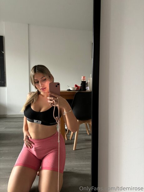 Tdemirose modèle sexy photos