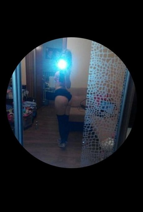 X Sweetie Plum X art modèle img