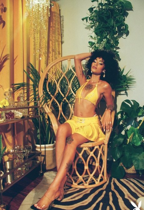 Sunnibytch star du porno de haute qualité images