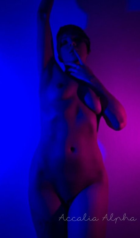 Accalia Alpha modèle magnifique img