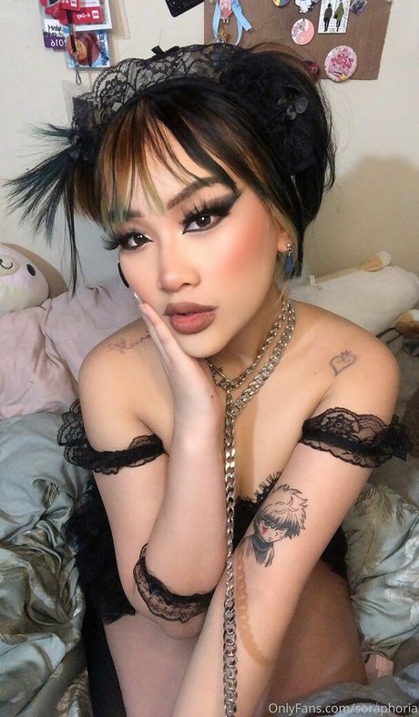 Soraphoria actrice érotique photo