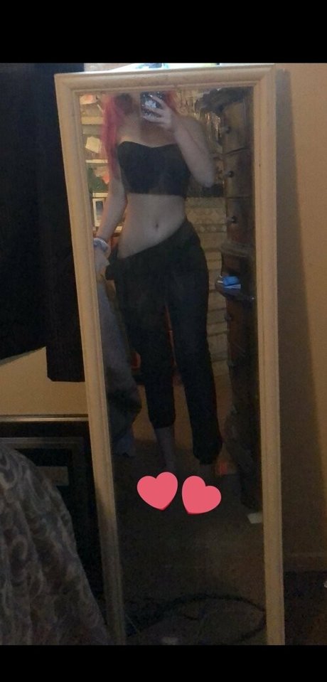 fille courbée dà côté onlyfans sexe archive