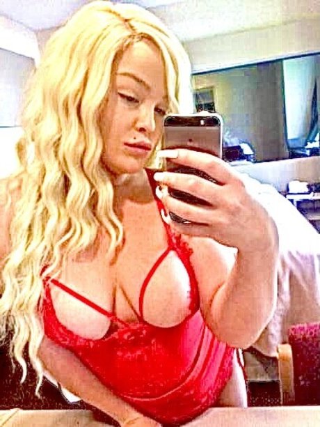 Brittany Blunted nus de stars du porno img