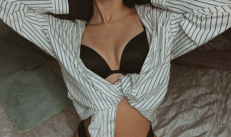 grand-mère onlyfans belle exclusivité images