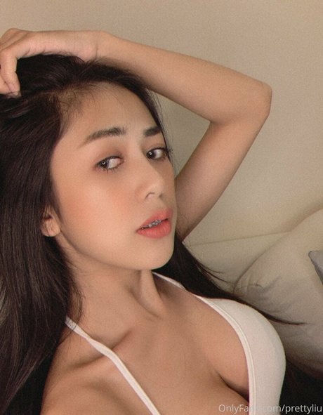 PrettyLiu haut de star du porno photos
