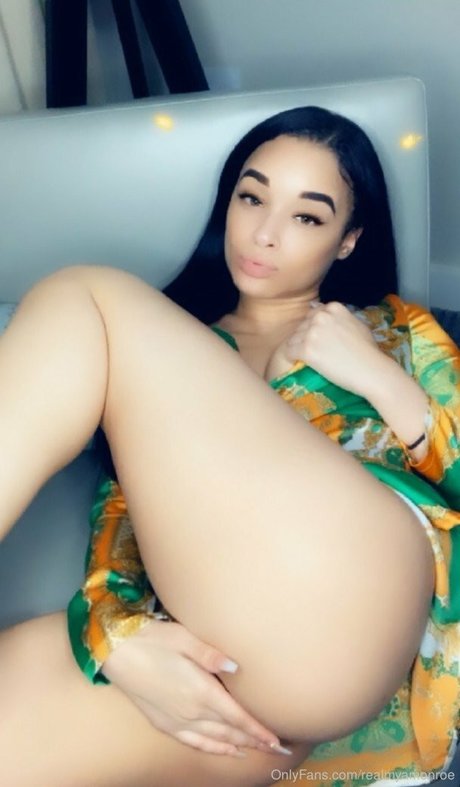 Mya Lashaun mannequin img