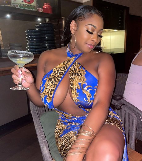 visage onlyfans sympa érotique images