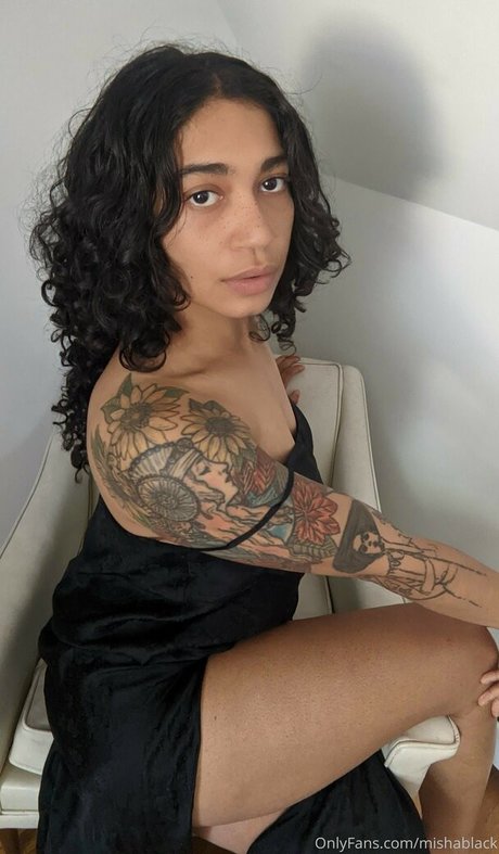 Misha Black belle étoile archive