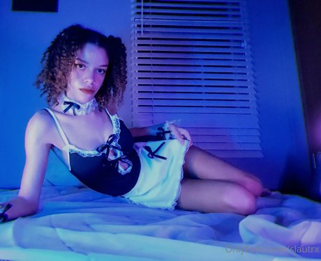 éjacule sur la langue onlyfans xxx érotique archive