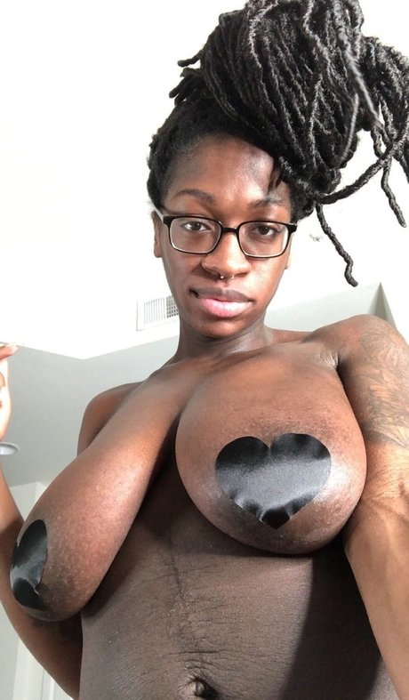 ébène sexy onlyfans hd photos