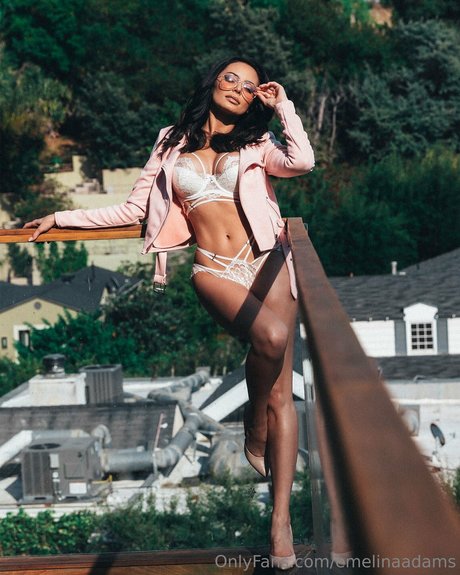 Emelina Adams xxx étoile galerie