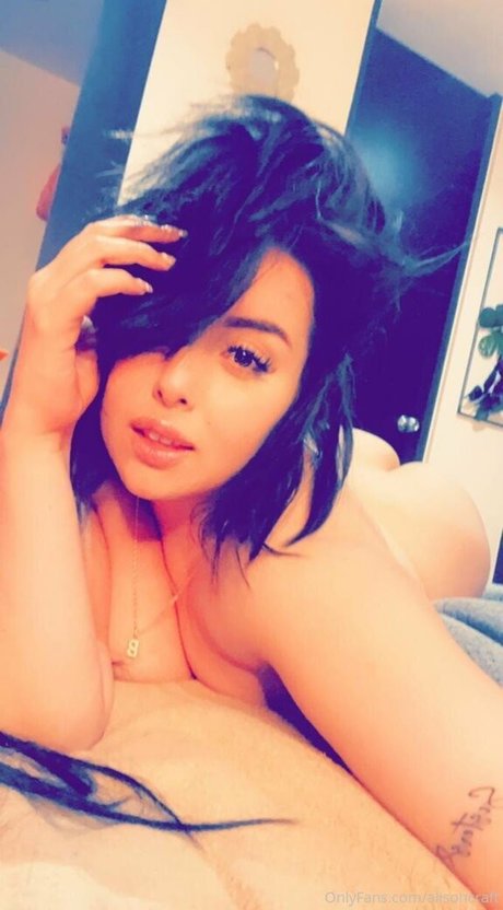 infirmière brune onlyfans sexe sympa collection