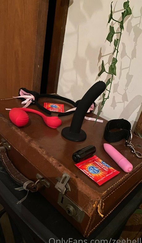 ZeeHell star exclusive archive