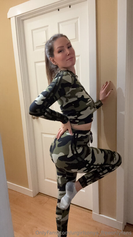 Sonyaswiftxo Myfreeone actrice nue archive