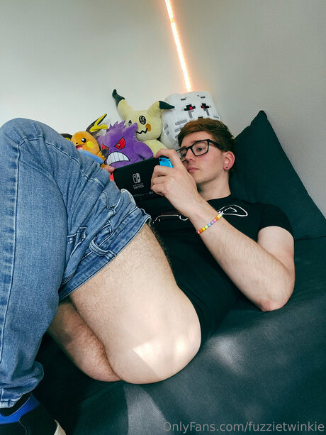 Fuzzietwinkie art star du porno img