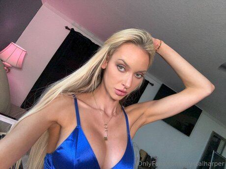 Krystalharper actrice nue galeries