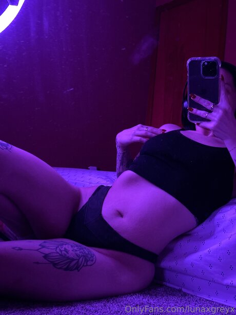 Lunaxgreyx actrice érotique img