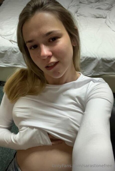 Sarastonefree actrice libre galerie