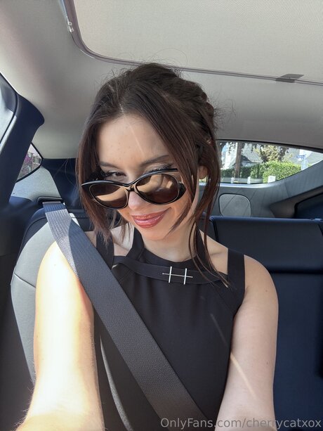 Cherrycatxox étoile nue image