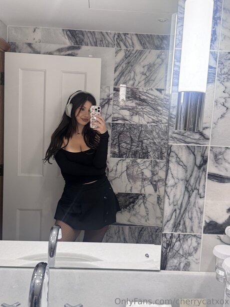 Cherrycatxox étoile adulte galeries