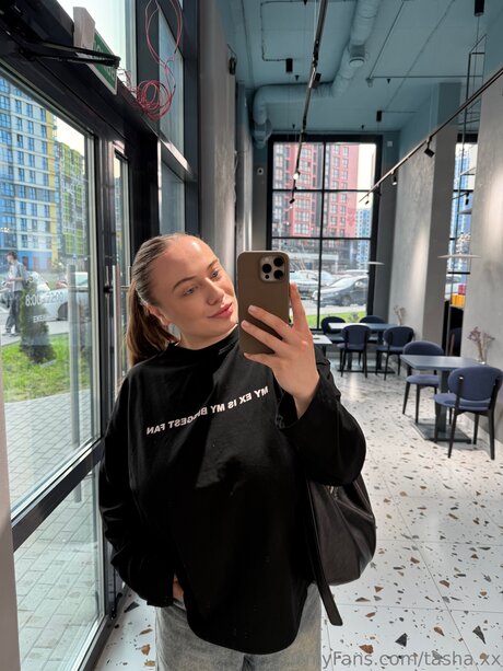 Tasha Xx actrice sexy photo