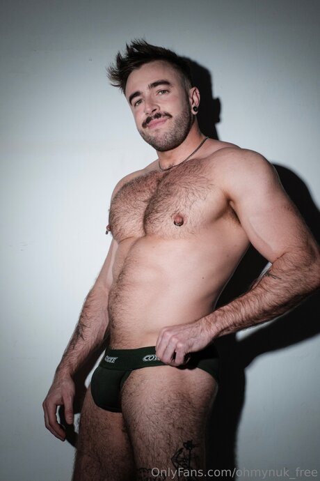 Ohmynuk Free actrice des photos