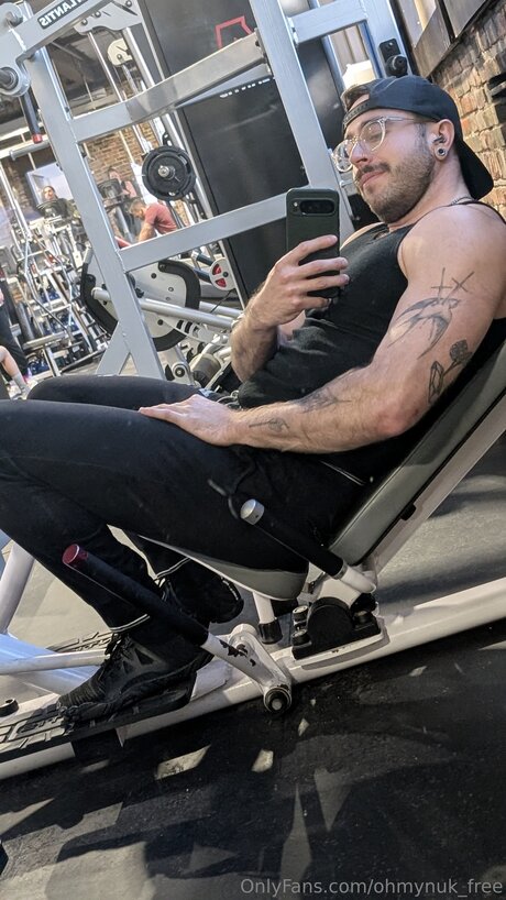 Ohmynuk Free modèle adulte photos