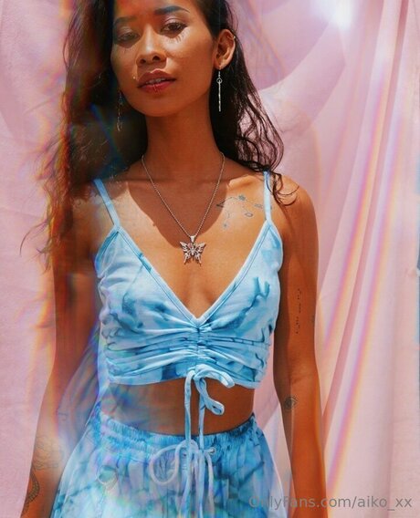 Aiko Xx modèle magnifique images