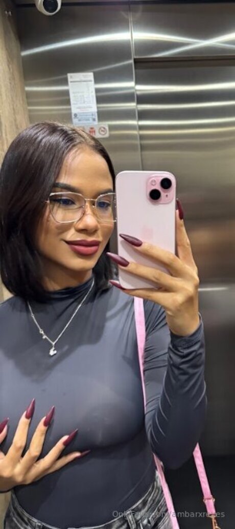 Ambarxreyes actrice sexy image