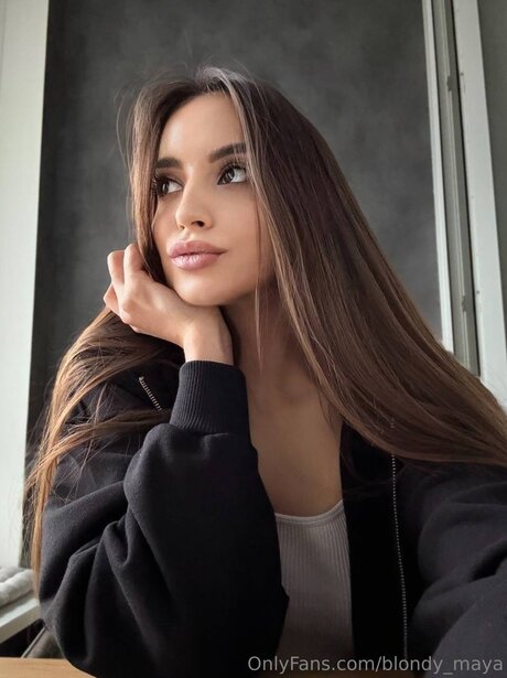 Blondy Maya art de star du porno img