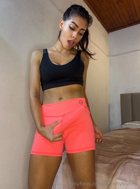 Ssunnybunny actrice adulte images