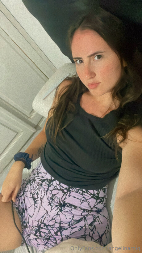 Angelinaroig nus étoiles archive