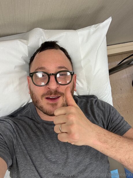 Theycallmeahri star du porno érotique galerie