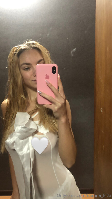 Marina Kitti modèle de sexe image