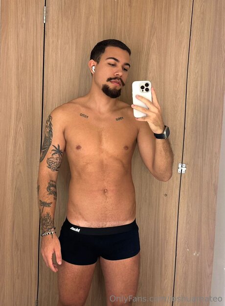 Joshuamateo modèle de haute qualité galerie