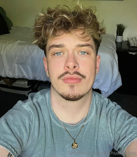 Joshuamateo star du porno gratuit des photos