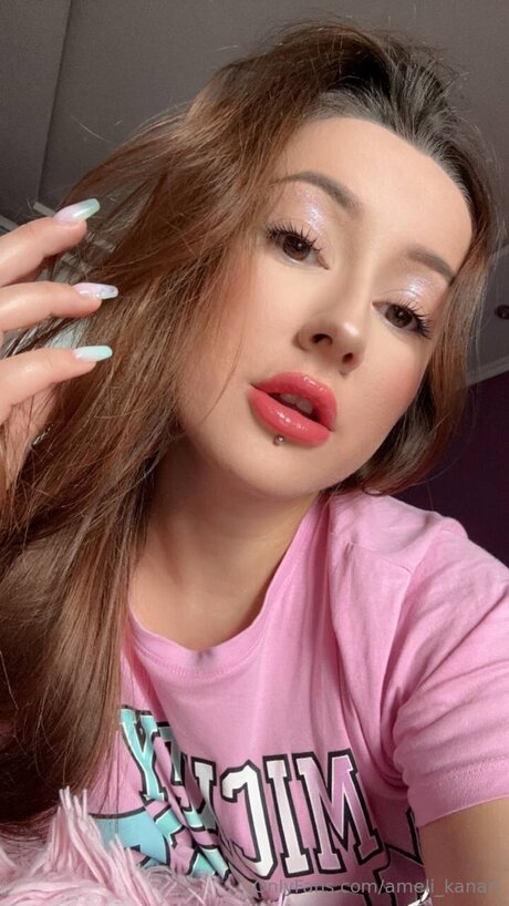 filles célèbres onlyfans art parfait des photos