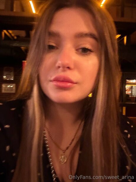 Arina Hot modèle exclusif images