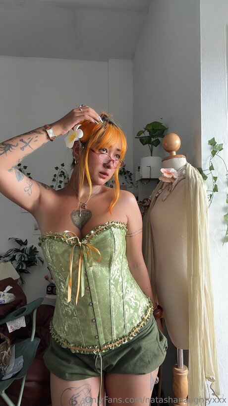 Natashanaughtyxxx actrice pornographique galeries