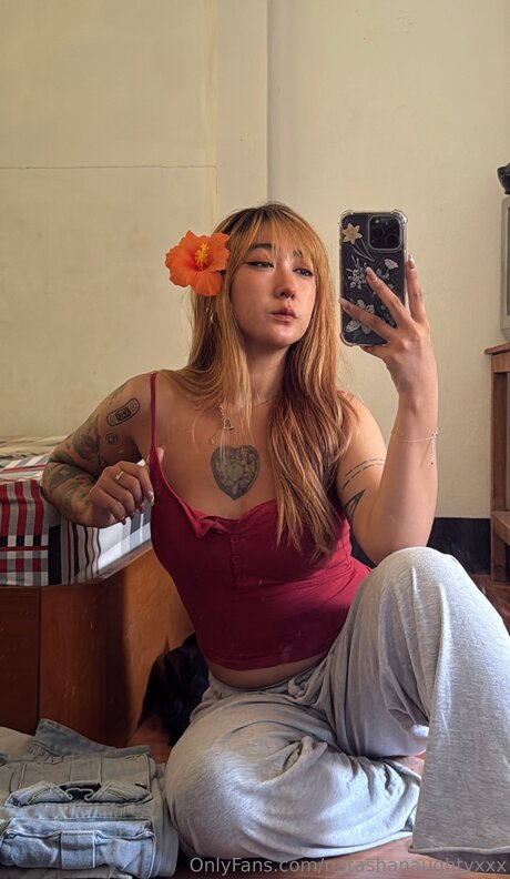 Natashanaughtyxxx étoile magnifique des photos