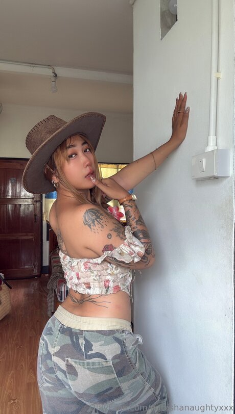 Natashanaughtyxxx modèle porno archive