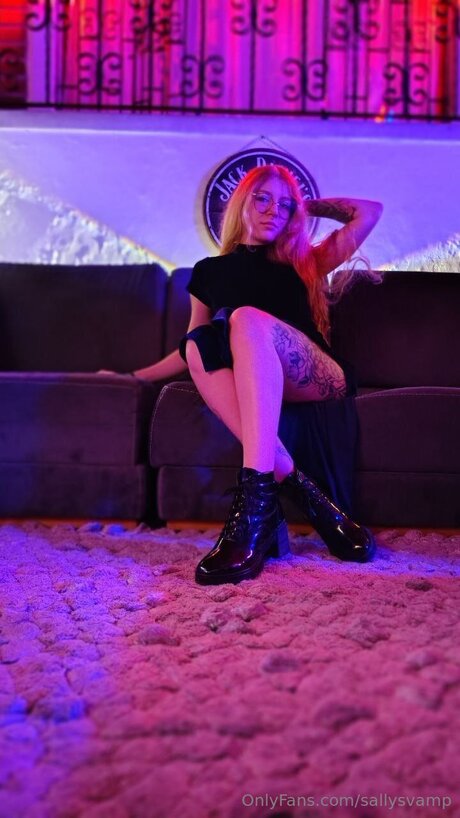 Sallysvamp modèle adulte des photos