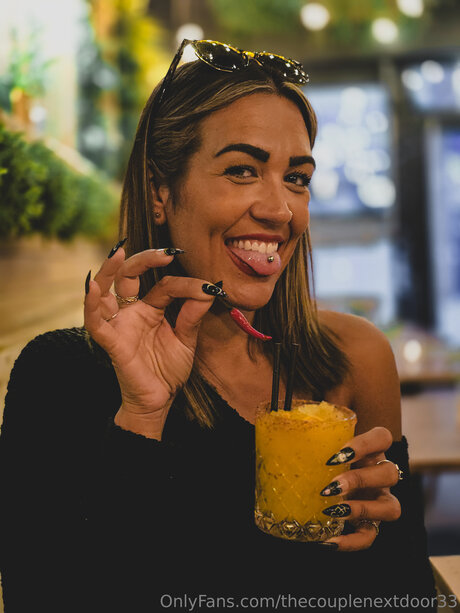 Thecouplenextdoor33 modèle sympa photos