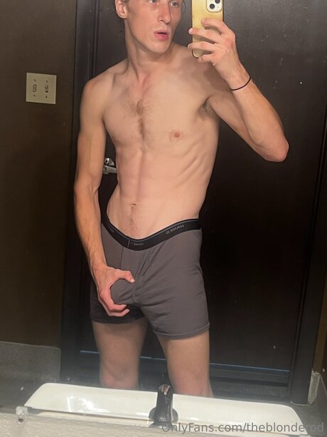 Theblonderod meilleure actrice des photos