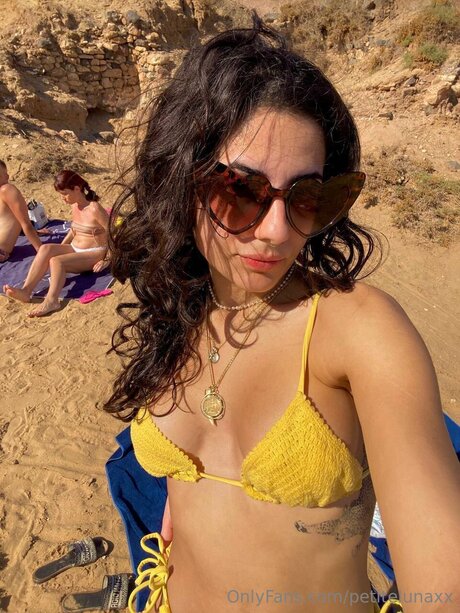 Petitelunaxx actrice érotique image